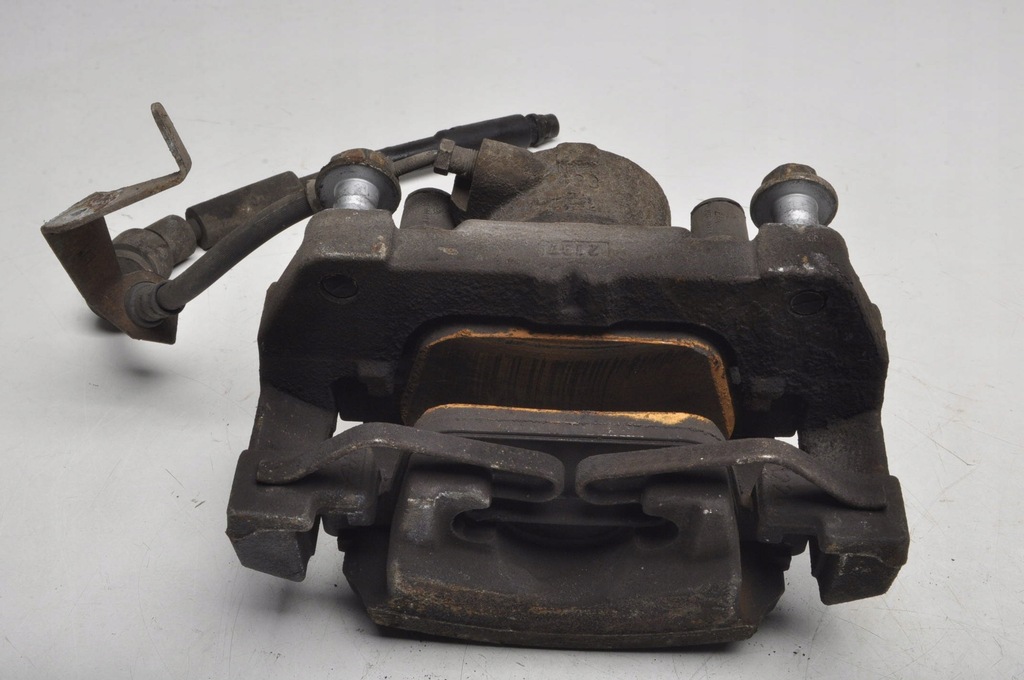 фото №5, Volvo s90 v90 s60 v60 d4 суппорт тормозной левый перед передний 31381551