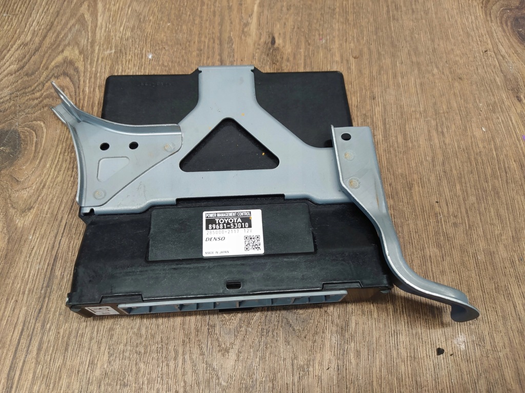 фото №2, Lexus is iii 300h модуль 89681-53010