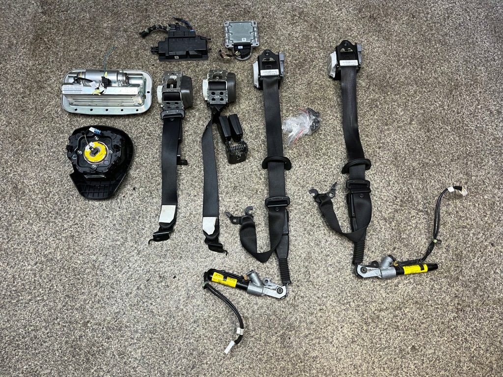 Подушка водителя пассажира ремни пиропатрон  защёлки модуль подушка безопасности bmw x3 f25 комплект Недорого