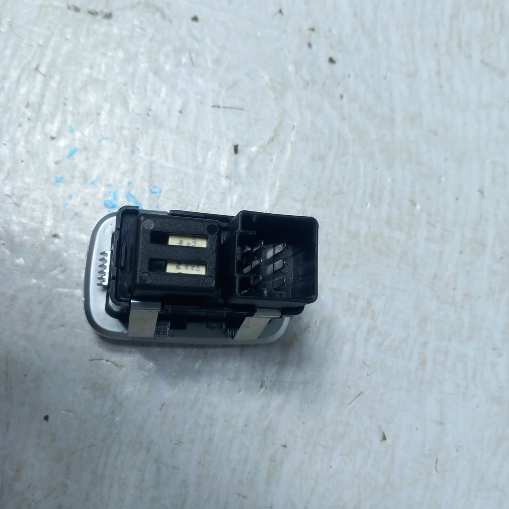 фото №8, Ram 1500 19- панель управление стекло usa