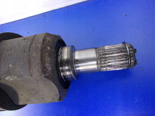 фото №4, Hyundai trajet 2.0 16v g4jp-g приводной вал правая шарниры