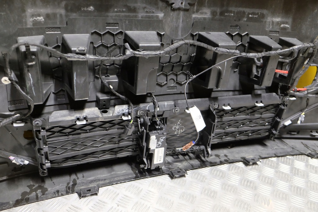 фото №16, Ford mustang mach-e 2021- бампер перед usa