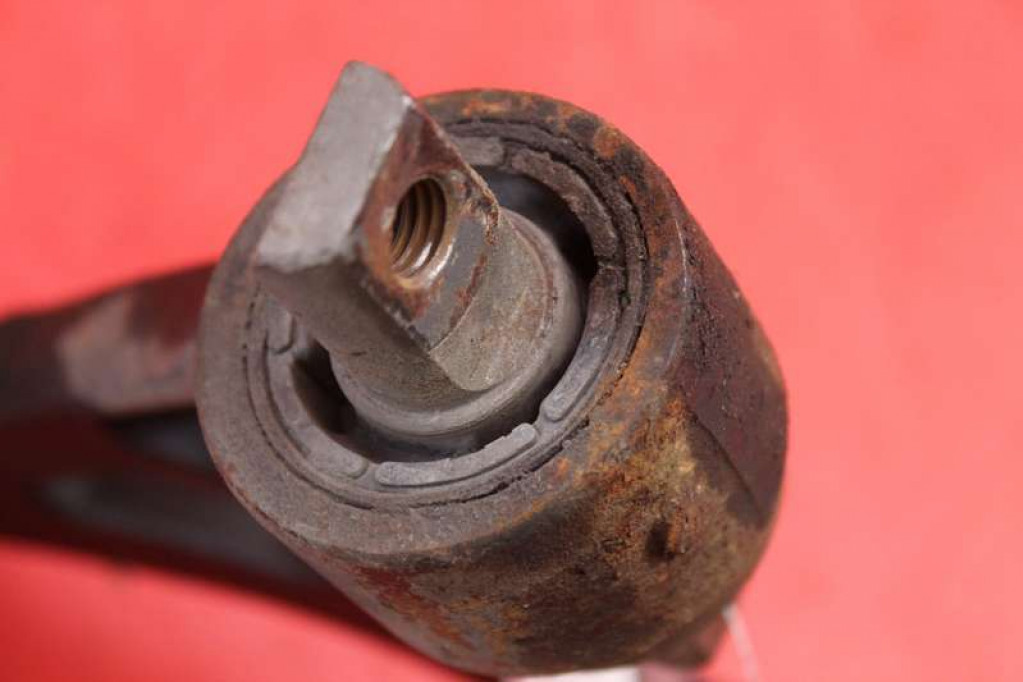 фото №11, Рычаг правый перед 30760815 volvo s60 1 i 2.4 d5 163 km lift 04-09