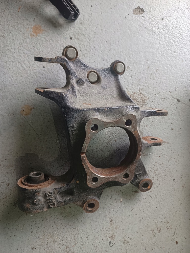 фото №1, Поворотный кулак левый задняя 2wd kia sportage iv 4