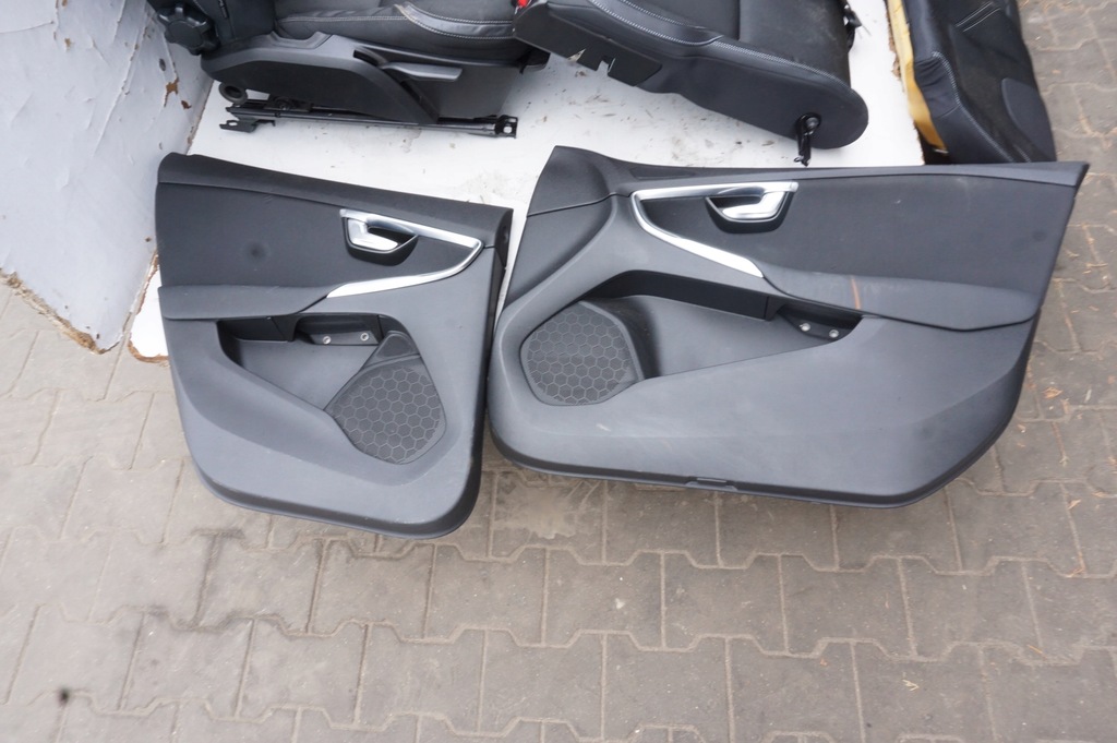 фото №7, Сиденья volvo v40 2 ii