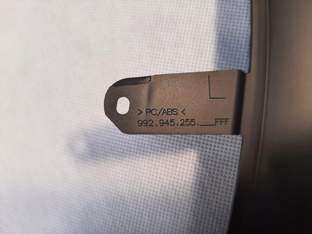 Porsche 911 992 накладка кришки задній 992945255 Ціна