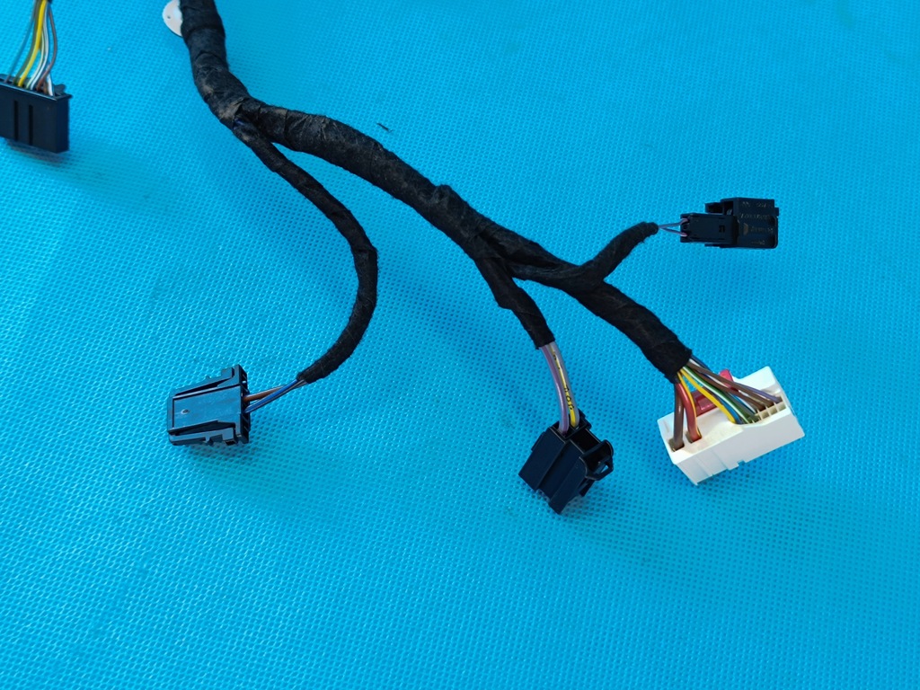 фото №10, Audi q3 f3 sportback 1.4 tsi 110kw 2024r джгут двері лівий задня 83a971687l