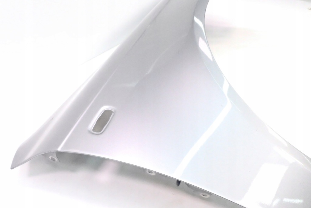 Крыло  правый  перед серебристый ly7g audi a6 c6 4f Цена