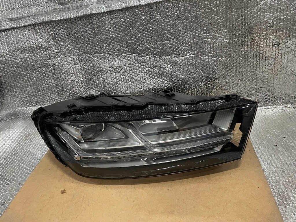 Купити Audi q7 4m фара правий full led праві комплект  америка