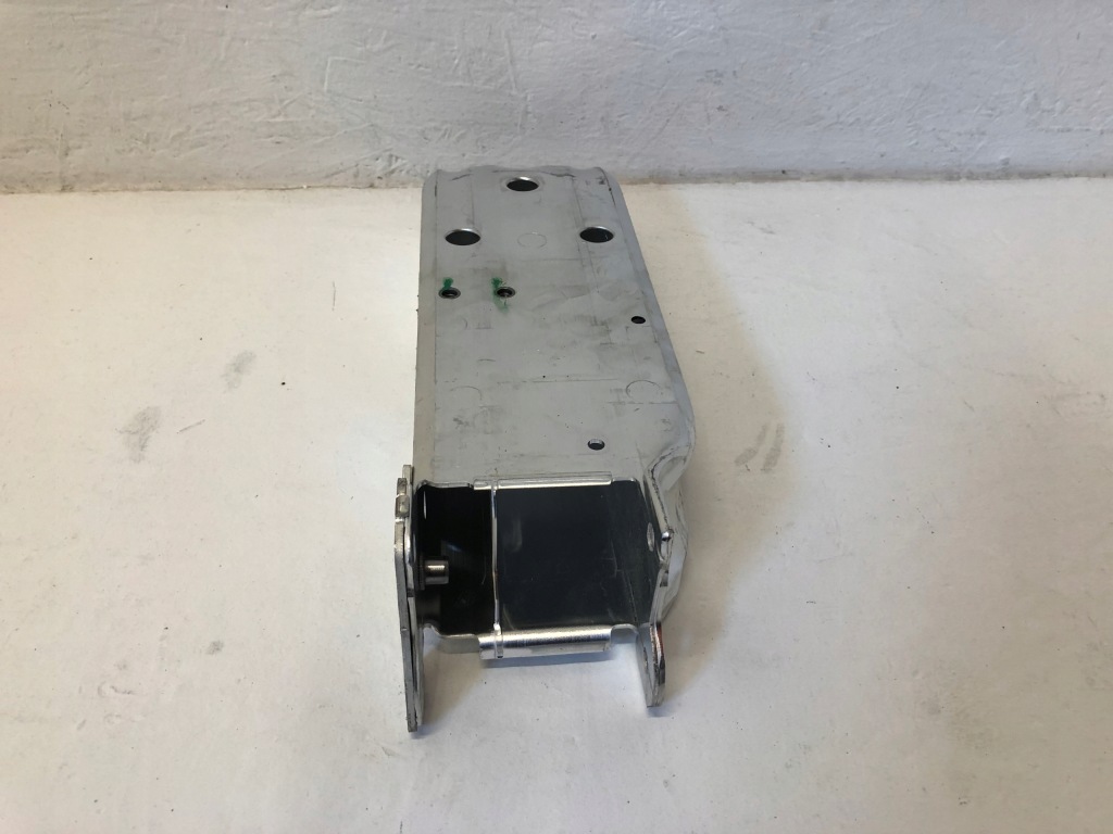 Оригінальна кронштейн  бампера ліва bmw f20 f30 Доставка