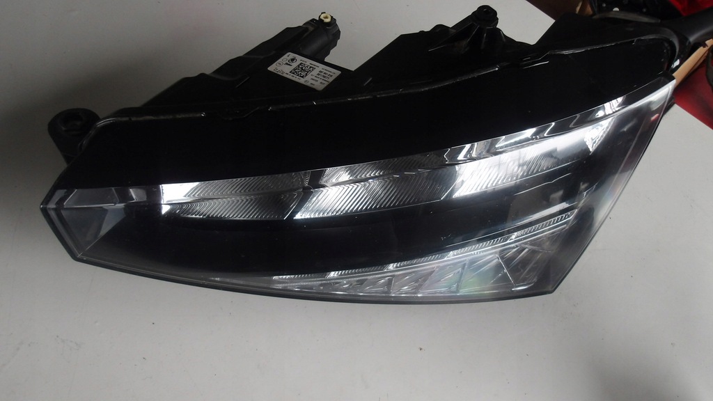 фото №1, Лампа левая передняя skoda scala full led
