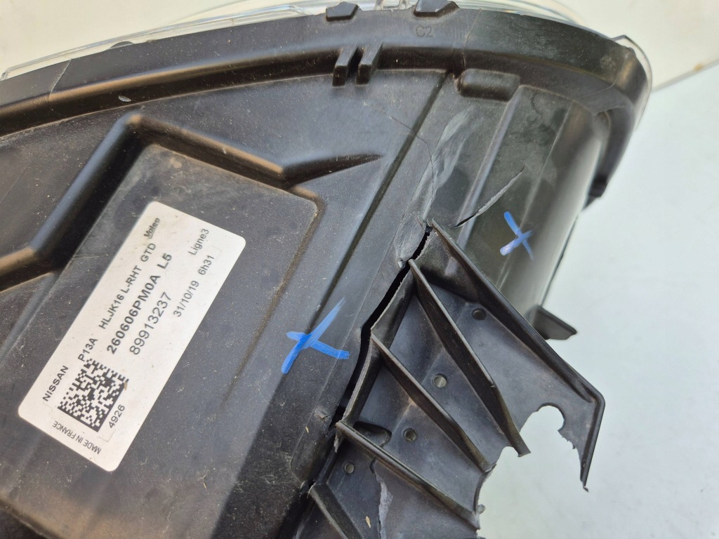 Повреждённая фара перед juke 2 2 f16 19- full led левый передняя 260606pm0a Киев