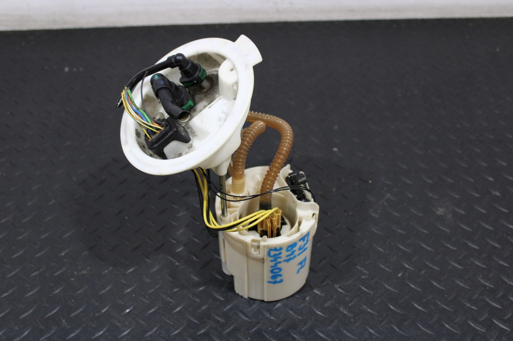 фото №1, Насос топливная bmw 3 f30 f31 lift 7344067