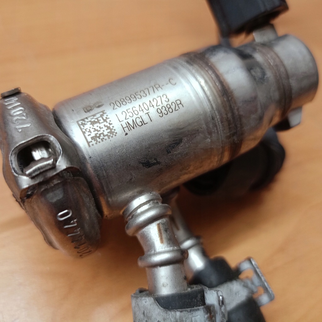 Форсунка adblue 208995377r-c renault Доставка