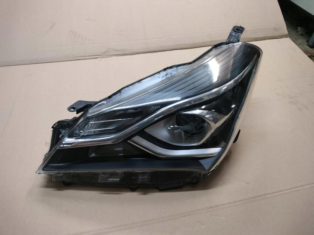 фото №1, Yaris iii 3 lift 14-17 лампа левая линза eu