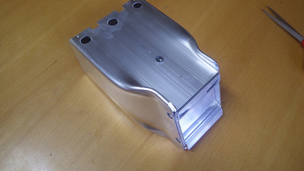 фото №1, Land rover оригінальний номер k8d2-17a937 evoque stefy деформації