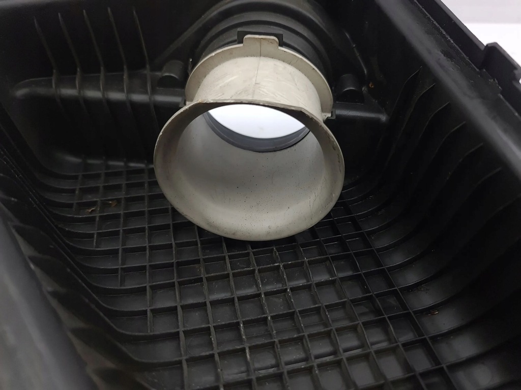 фото №8, Chrysler pt cruiser 2002 защита / корпус фильтра воздуха