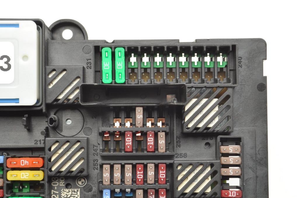 Bmw 8 g16 g30 g31 3.0 коробка предохранителей 8713127 8795479 Доставка