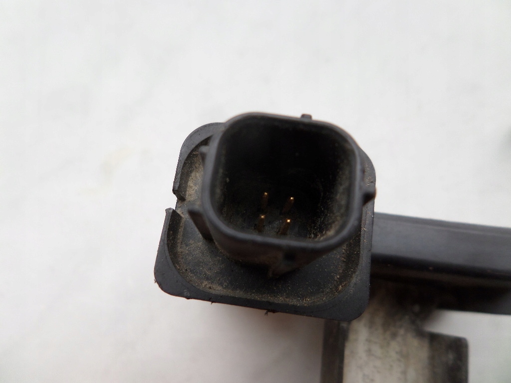 Датчик клеммы аккумулятор минус предохранитель массы toyota yaris 3 1.4 d4d в Украине