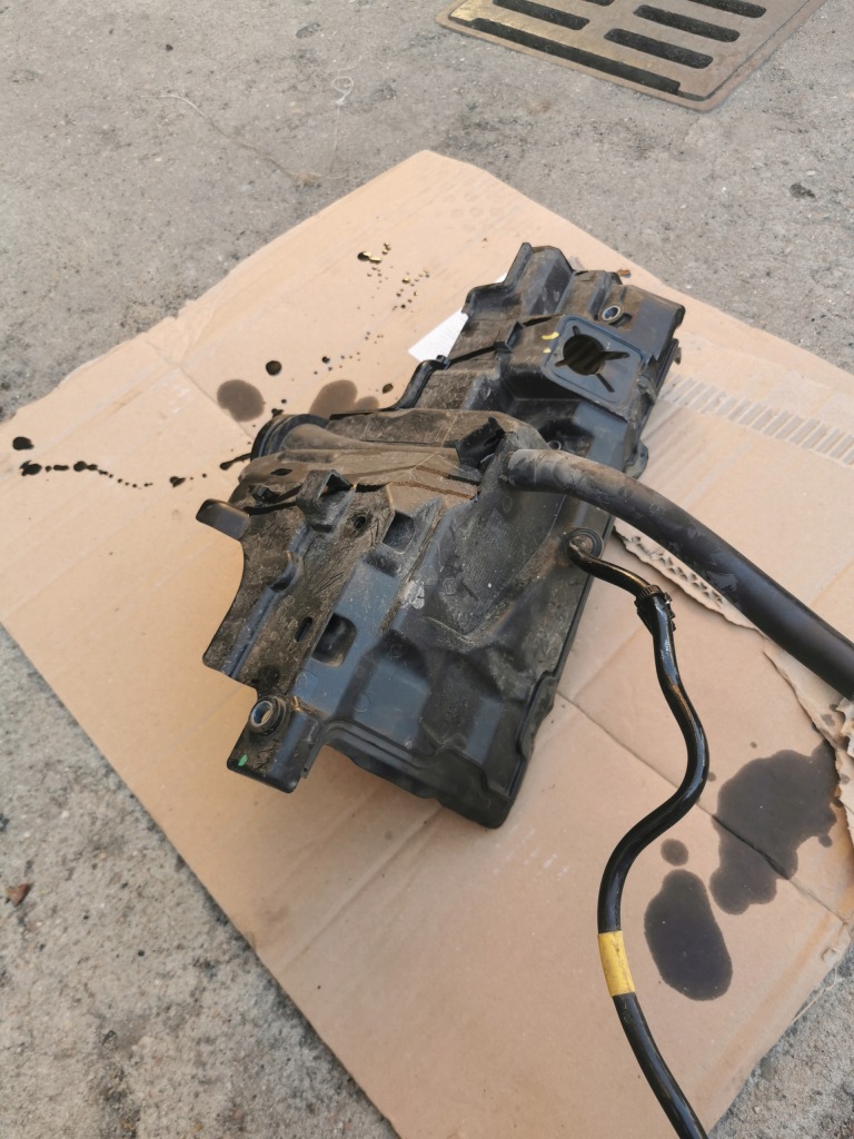 фото №2, Mercedes nissan заливная горловина масла щуп защита 1.5 dci