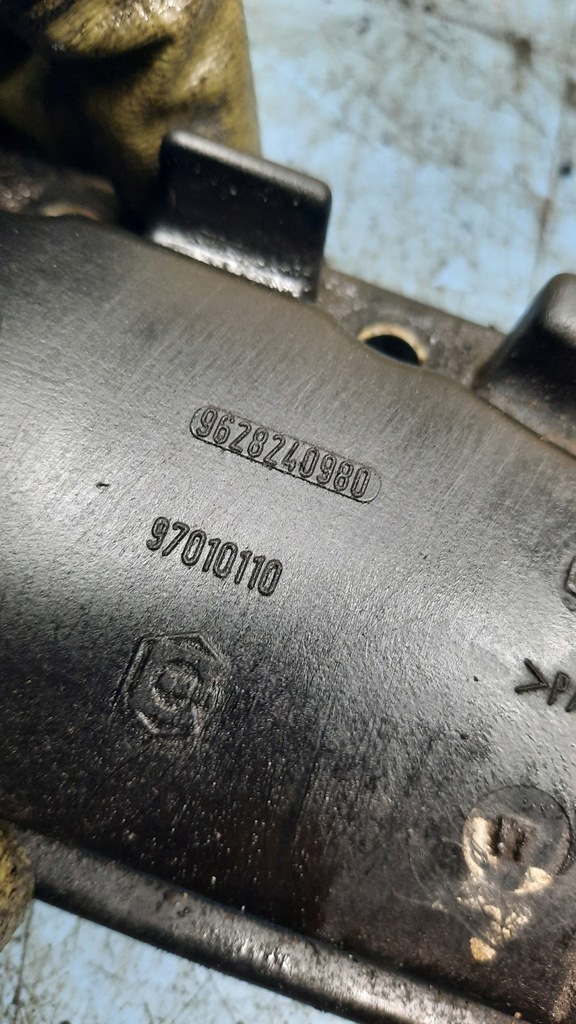 фото №6, Крышка клапанов 9628240980 citroen xsara 1.8b