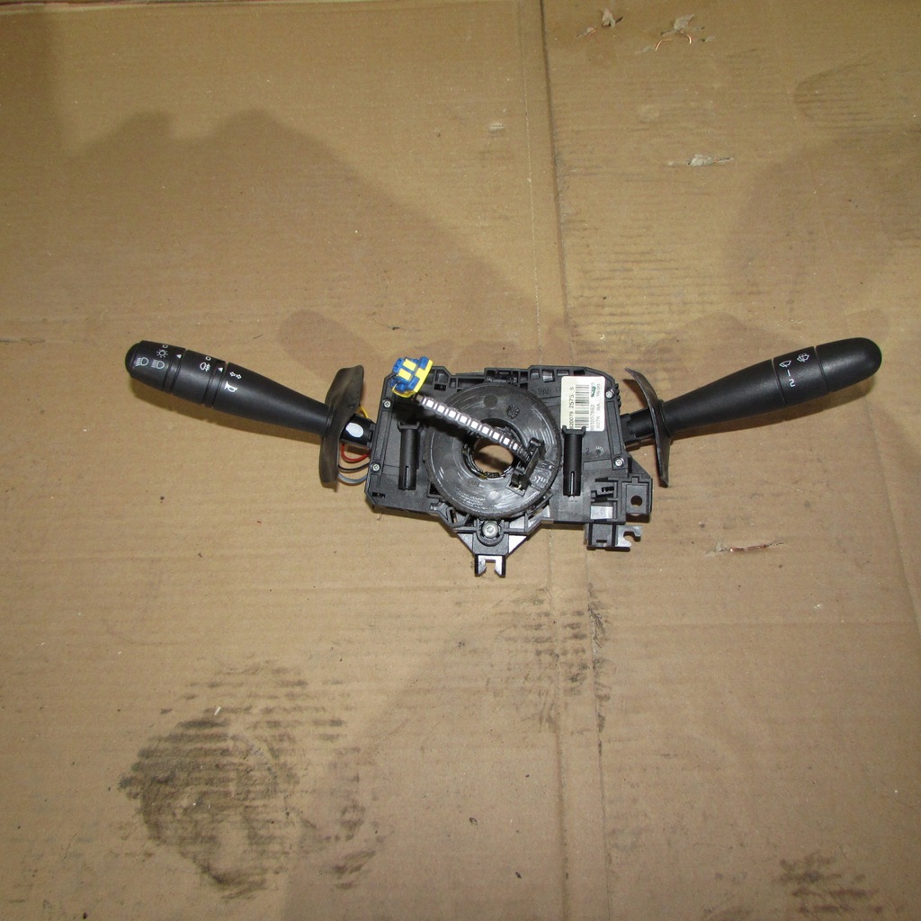 фото №1, Dacia logan переключатель комбинированный 8200792575 s