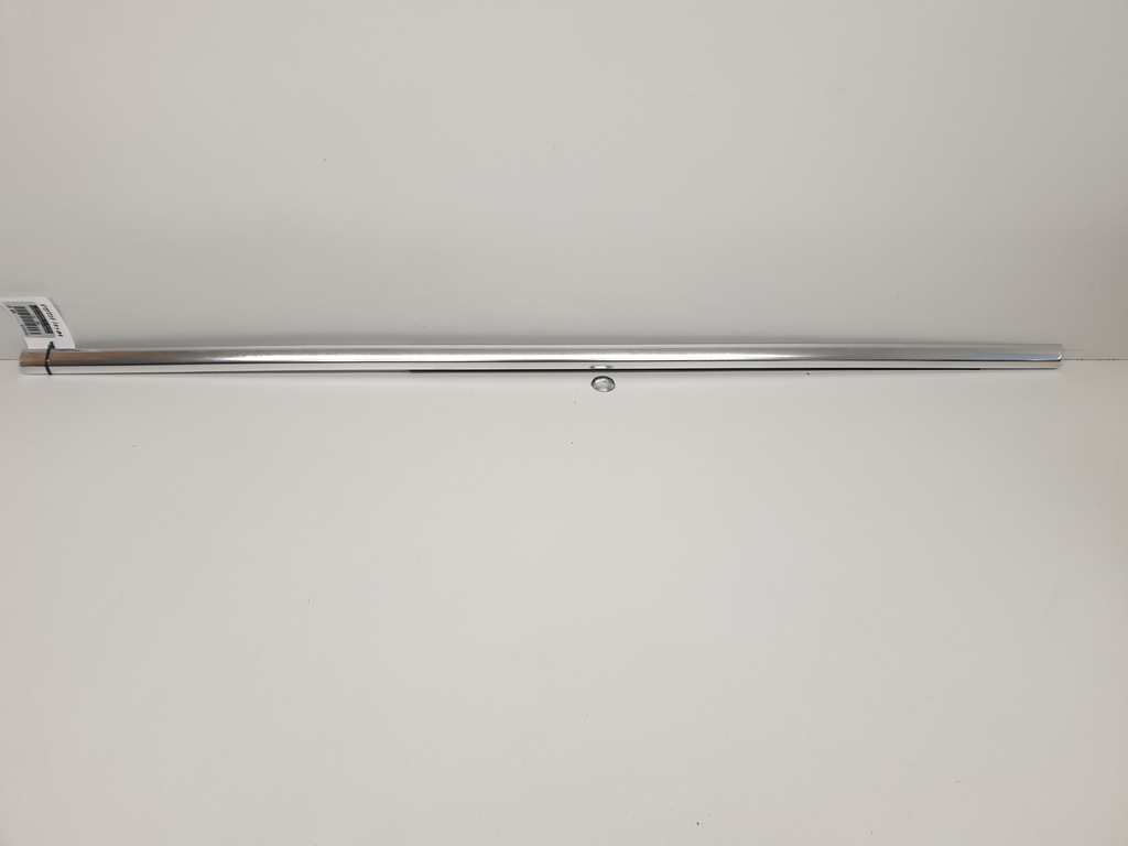 фото №1, Volvo молдинг уплотнитель стекло 30661122/23