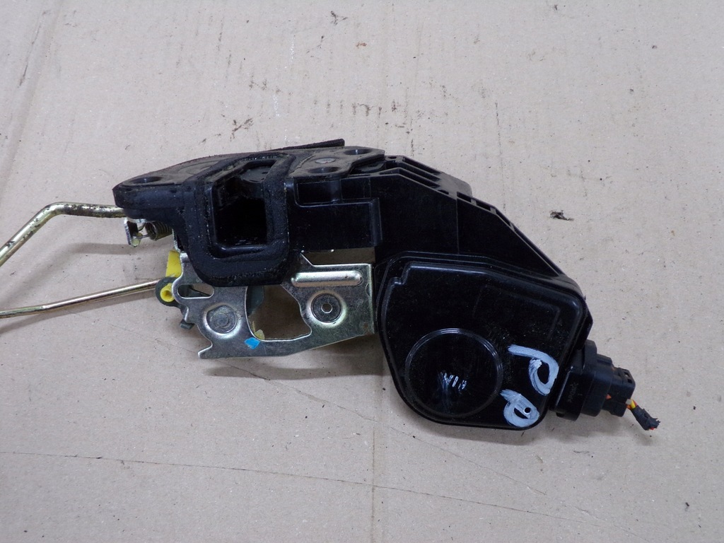 фото №1, Terracan замок дверь правый перед 04r