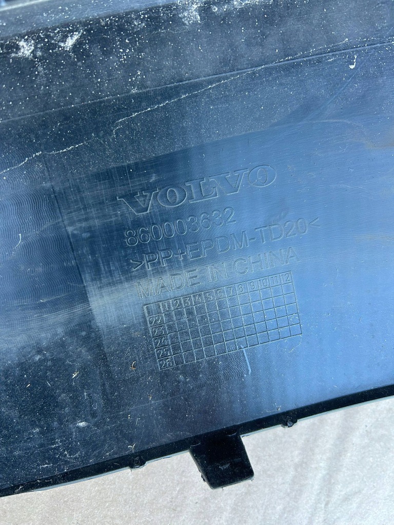 фото №8, Volvo ex30 спойлер бампера передній накладка накладка-спойлер перед 860003632