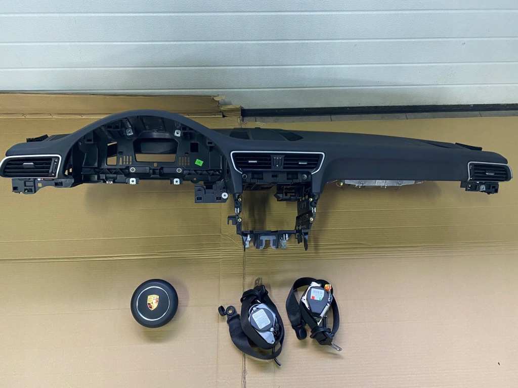 фото №1, Porsche 911 991 lift 2017r приборная панель консоль подушки безопасности ремни orginał