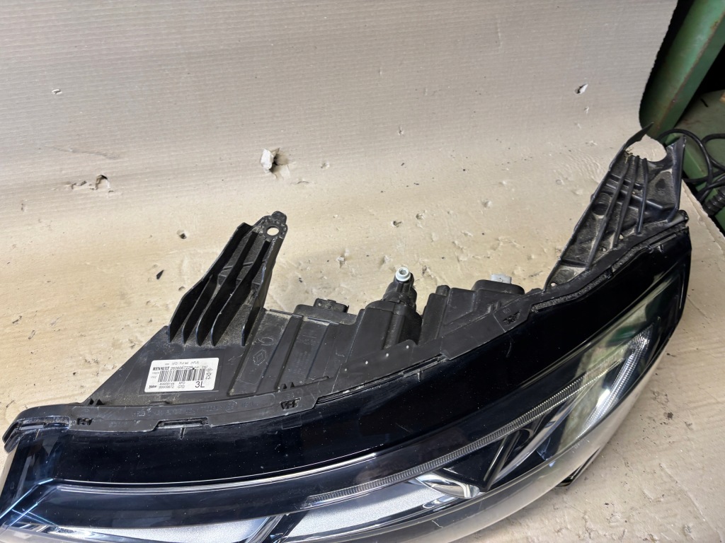 Купити Фара передня ліва renault talisman full led 2017 рік 260606722r