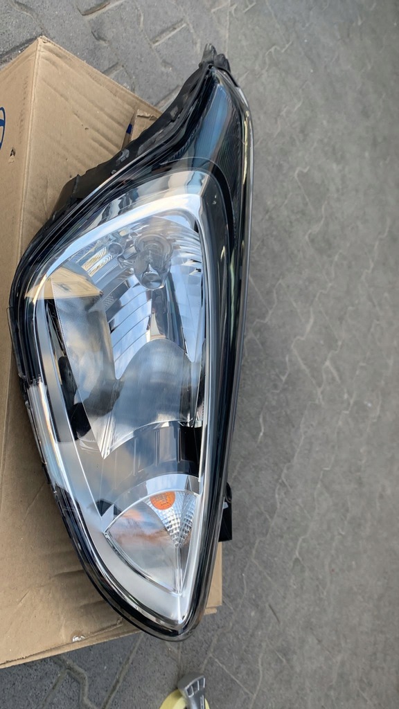 фото №1, Hyundai i10 2014- лампа правая bez подсветка