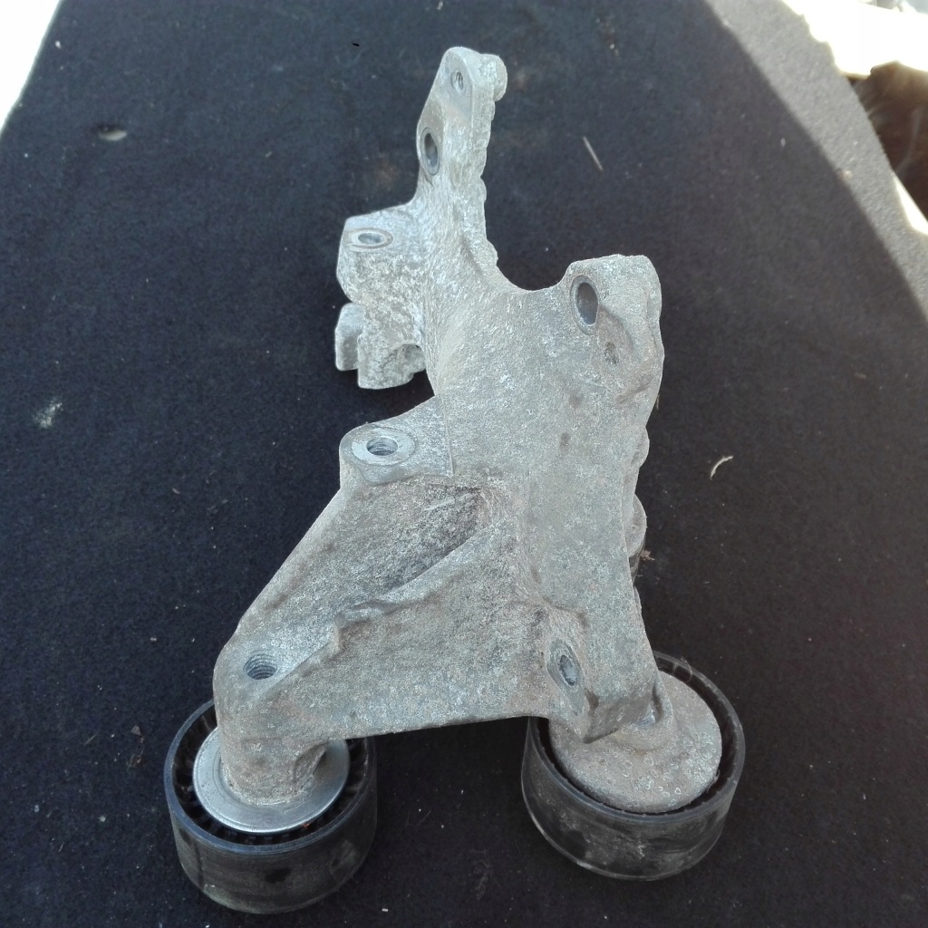 фото №1, Renault megane iii lodgy 1,2 tce кронштейн генератора