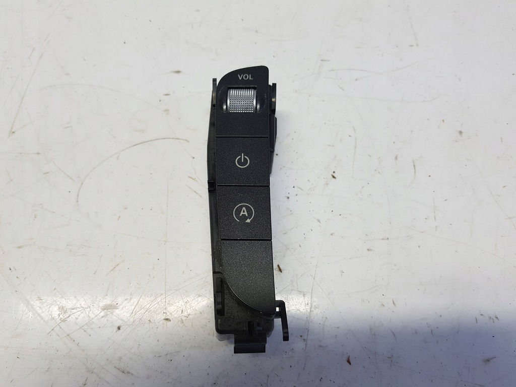 фото №1, Mercedes w213 lift переключатель радио панель