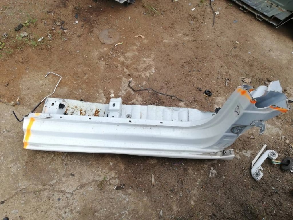 Купити Поріг праві стійку  citroen ds3