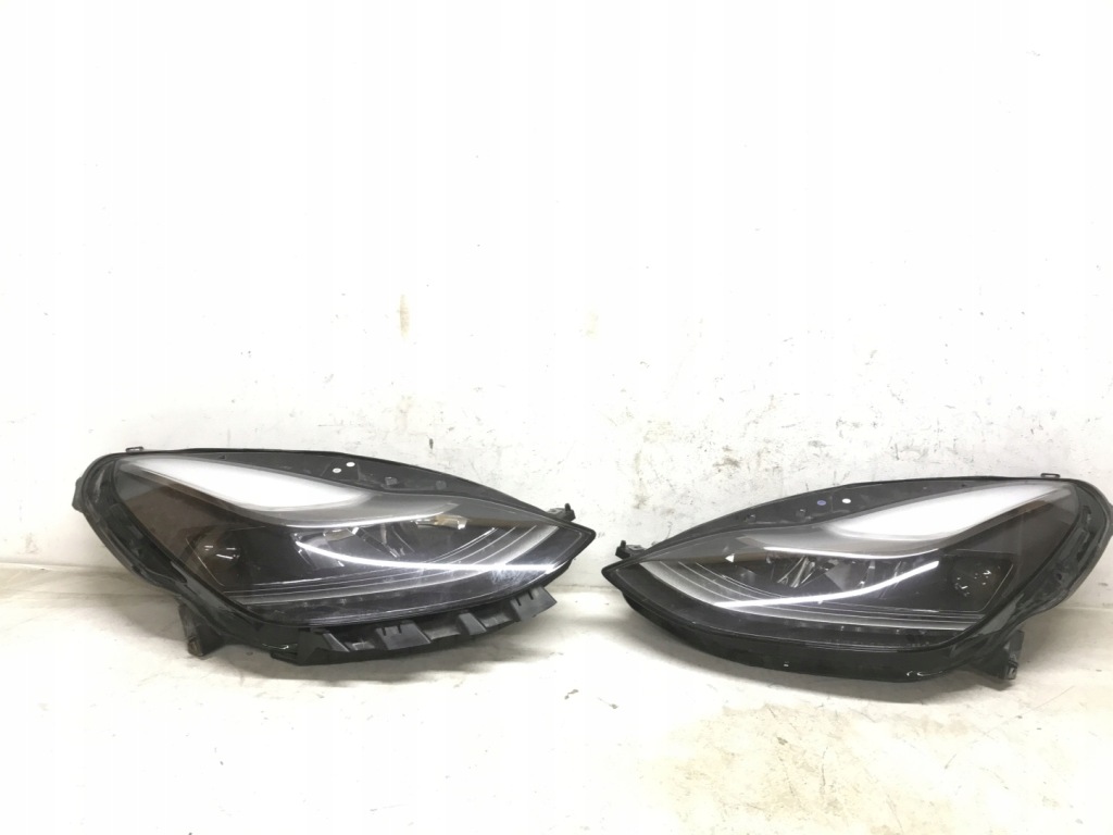 Купити Tesla 3 рестайлінг  full led праві фара 1514953-00-c