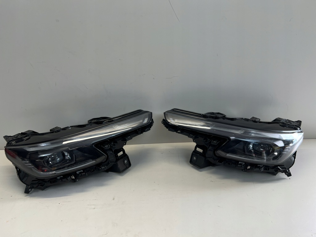 Купити Alfa romeo junior фара ліва правий передня full led