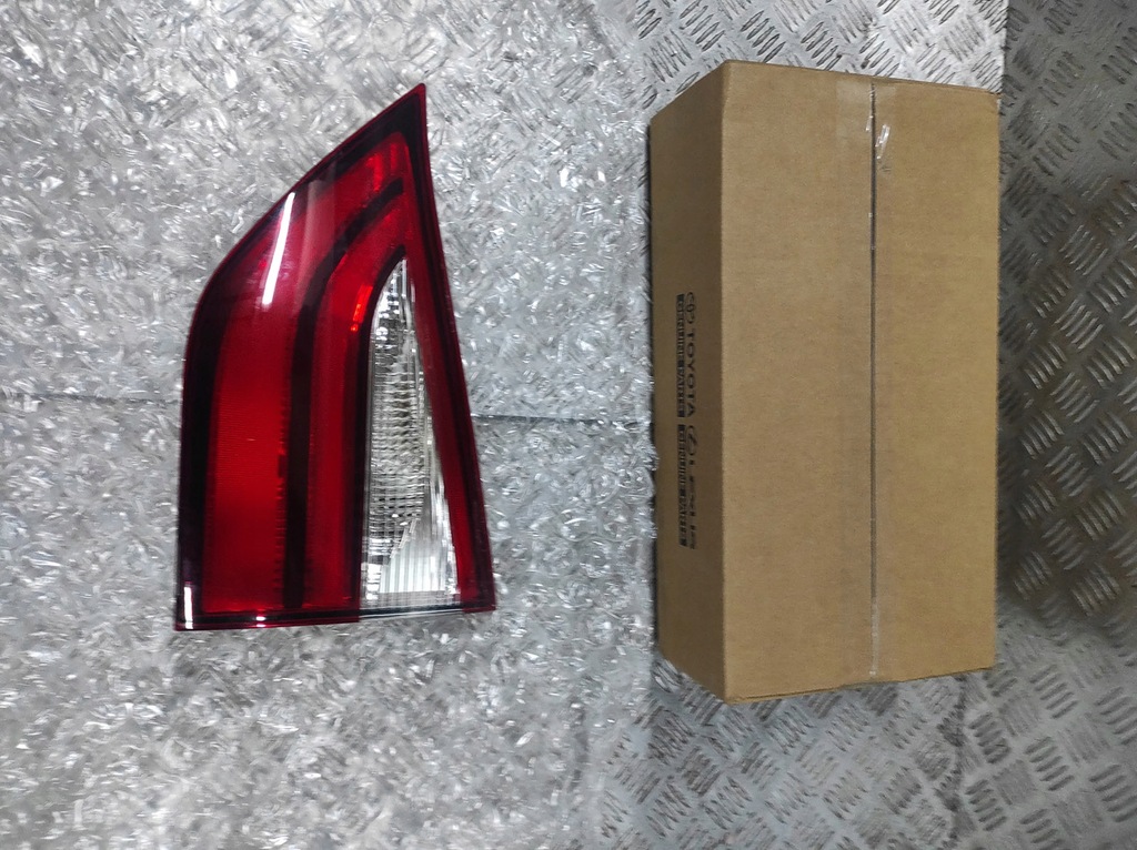 фото №8, Toyota sienna 2018 лампа задняя задняя крышка багажника крыло