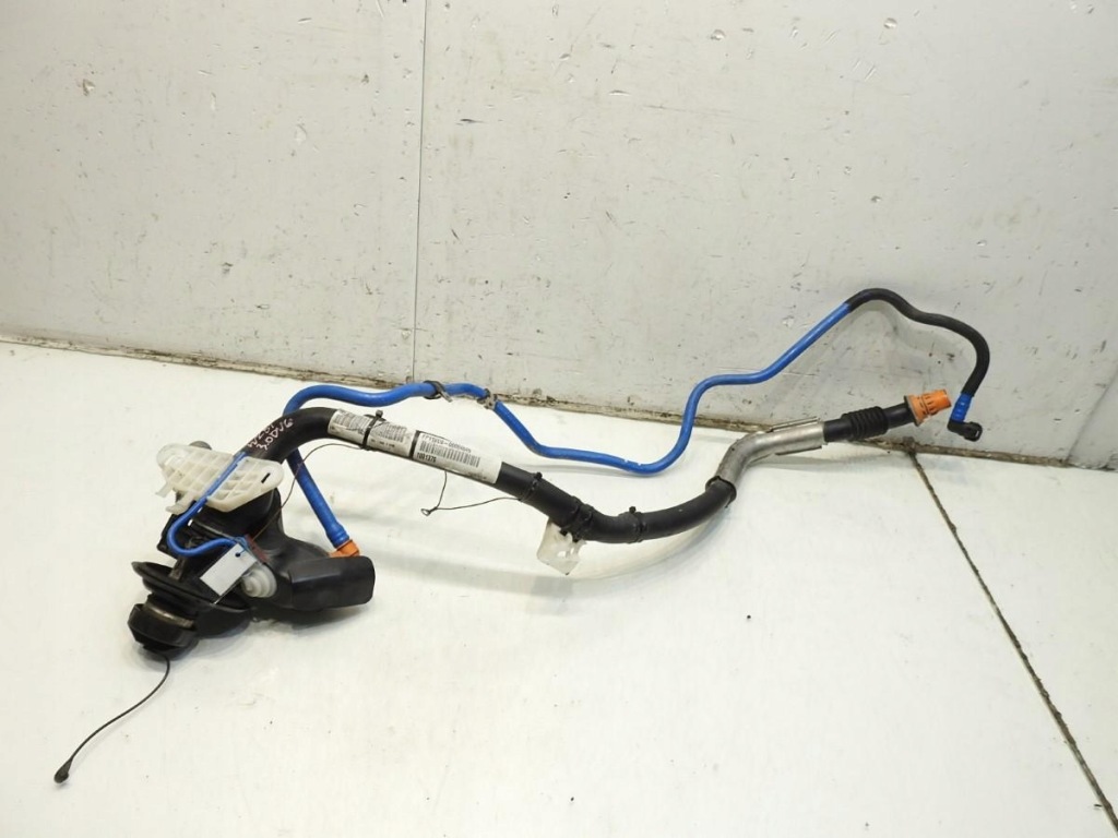 Труба заливная горловина топлива mercedes r w251 3.0 cdi Киев