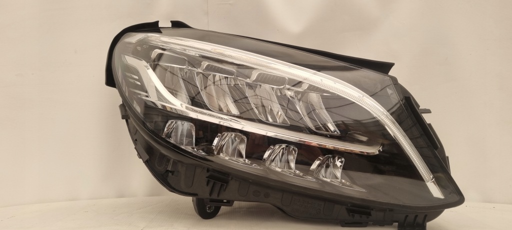 Купити Mercedes c-klasa 205 рестайлінг  full led фара права