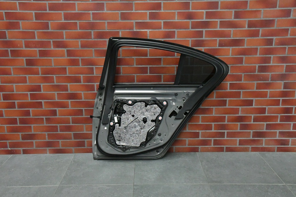 фото №13, Дверь правое перед задняя bmw 5 g30 m5 f90 bernina grau c3e