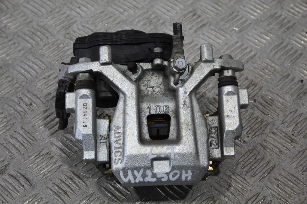 Купити Супорт гальмівний лівий задня lexus ux 250h ux250h