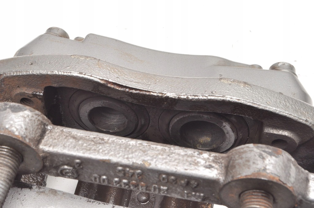 Maserati quattroporte v суппорт тормозной правый перед 20723304 20833300 с Разборки