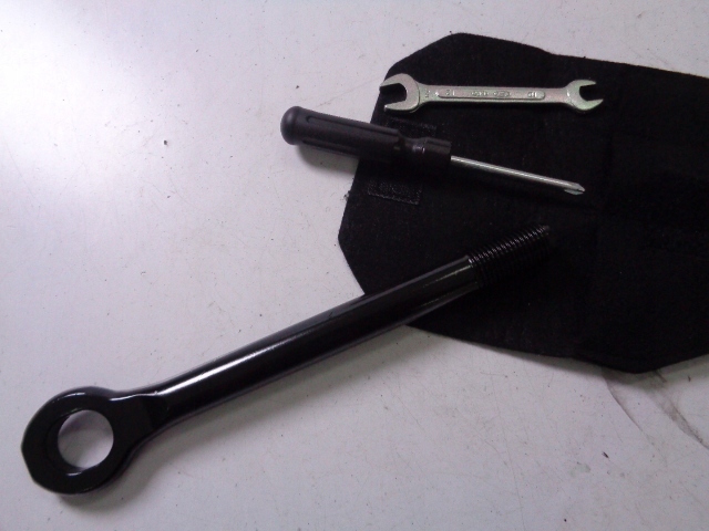фото №3, Вушко ключ викрутка kia sportage iv 1.7 crdi 2017 rok