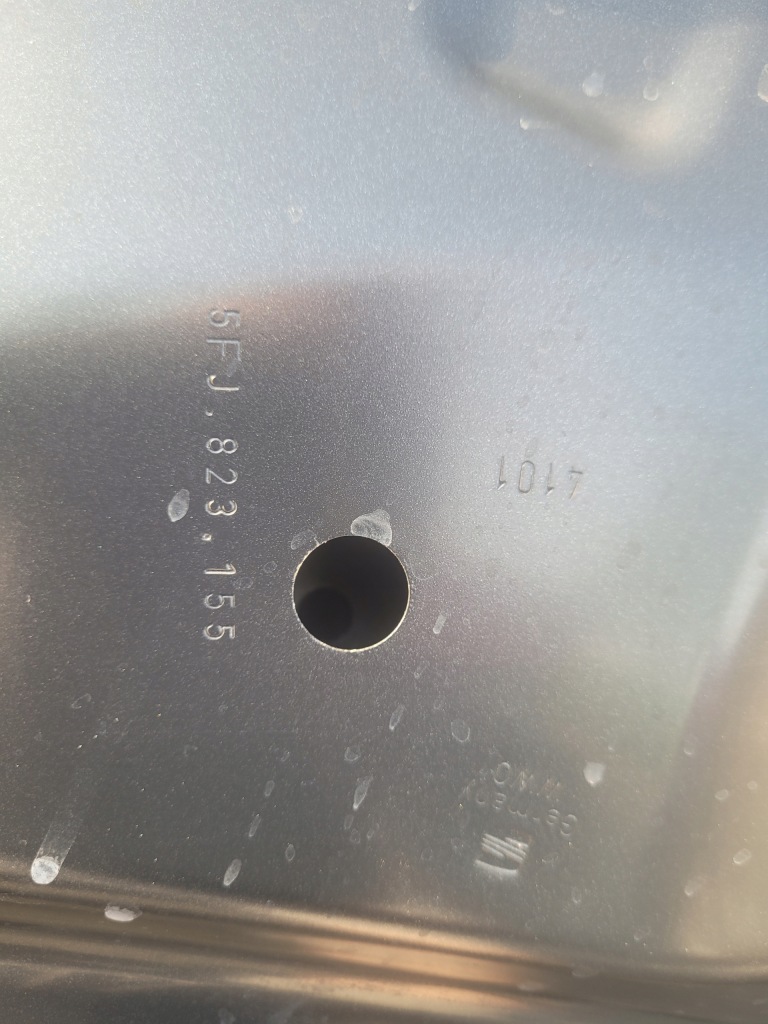 Капот передняя крышка двигателя seat tarraco 5fj823155 Недорого