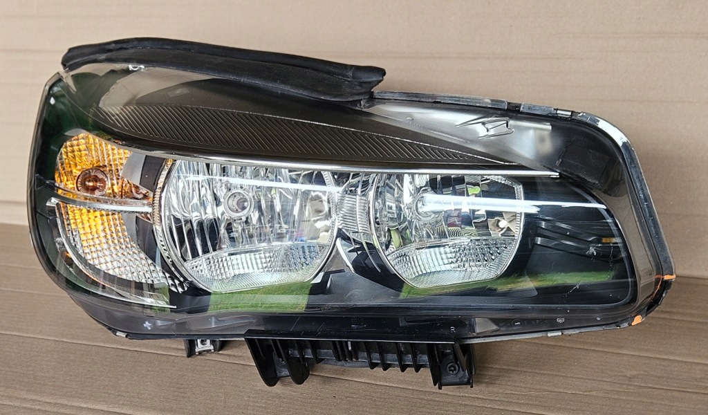 фото №1, Bmw 2 f45 f46 лампа правая с led 7422574