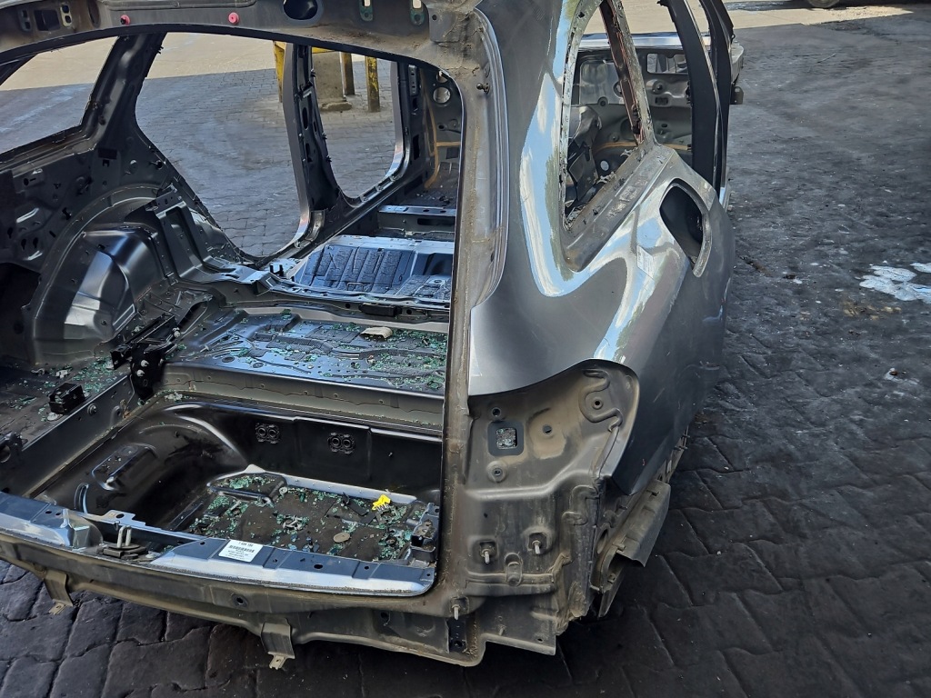 фото №13, Крыло задняя правый mercedes w213 szary 992 четверть kombi