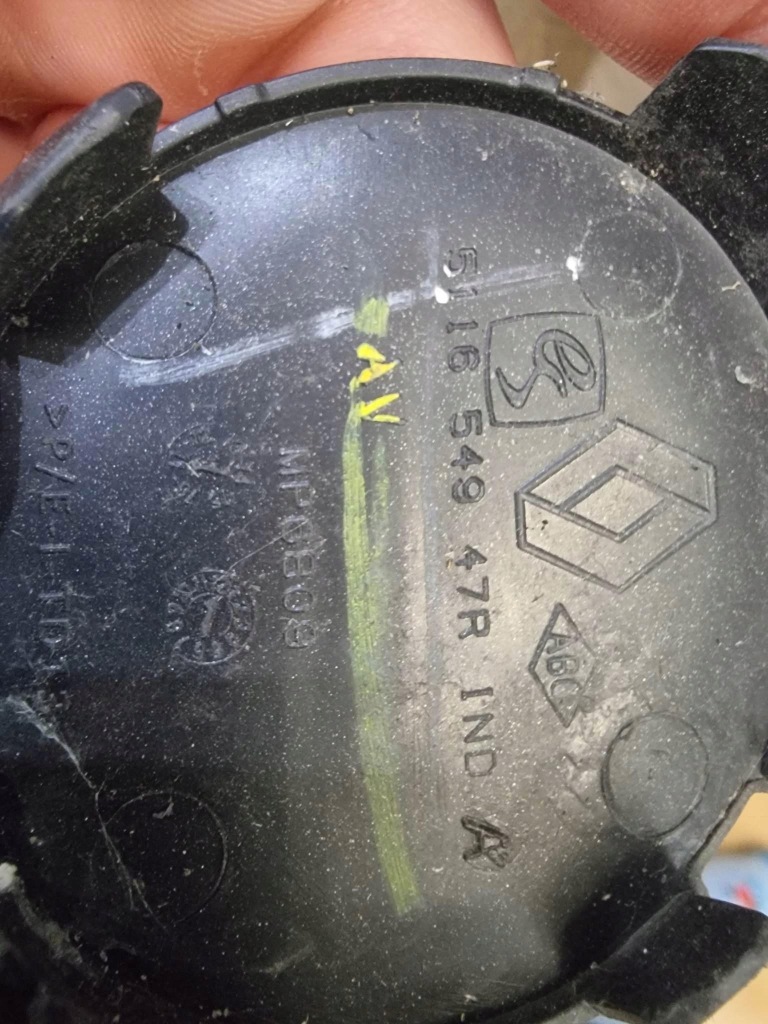 фото №4, Dacia dokker - заглушка фаркоп бампера перед