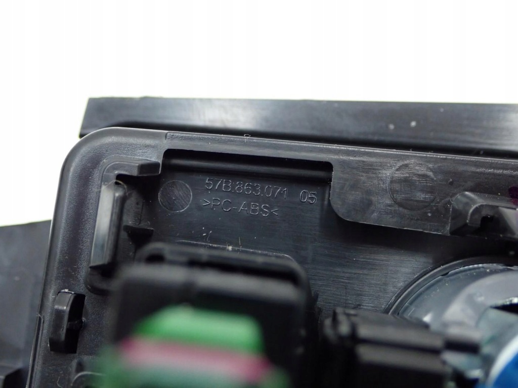 Бардачок полиця панелі консолі роз'єм прикурювача 566863077 skoda karoq 18r Зі Шроту