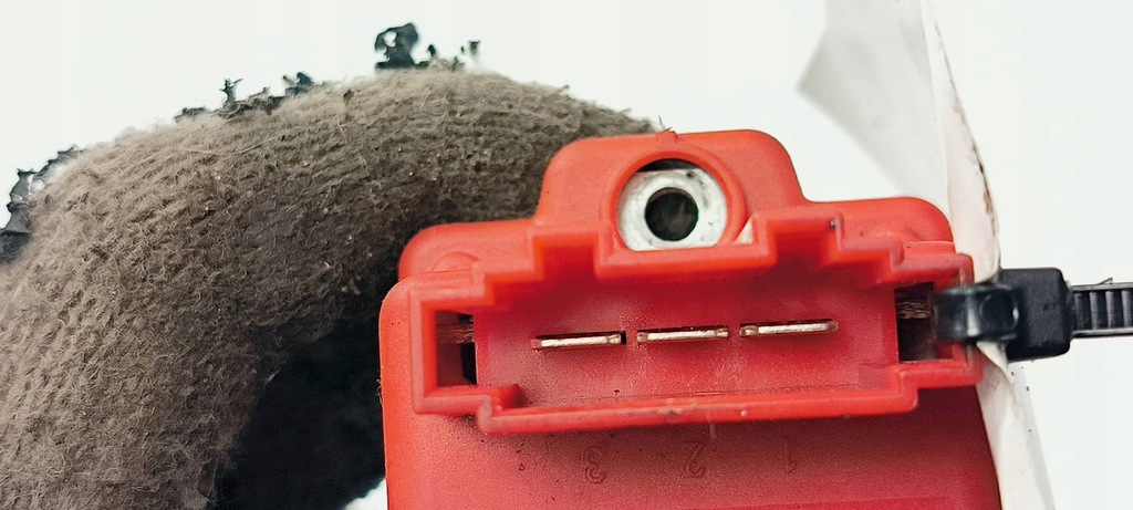 фото №3, Резистор 1j0907521 audi a3 8l